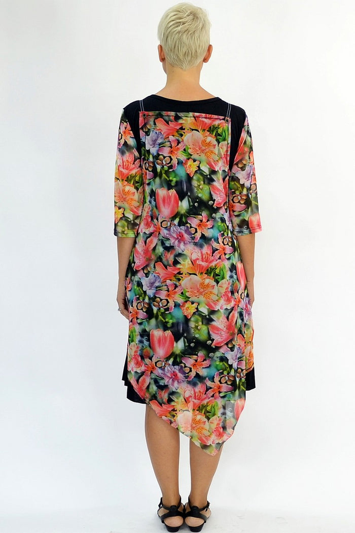 I Love Tunics Shirley's Garden of Flowers tunic featuring vibrant floral patterns and a comfortable, relaxed fit.